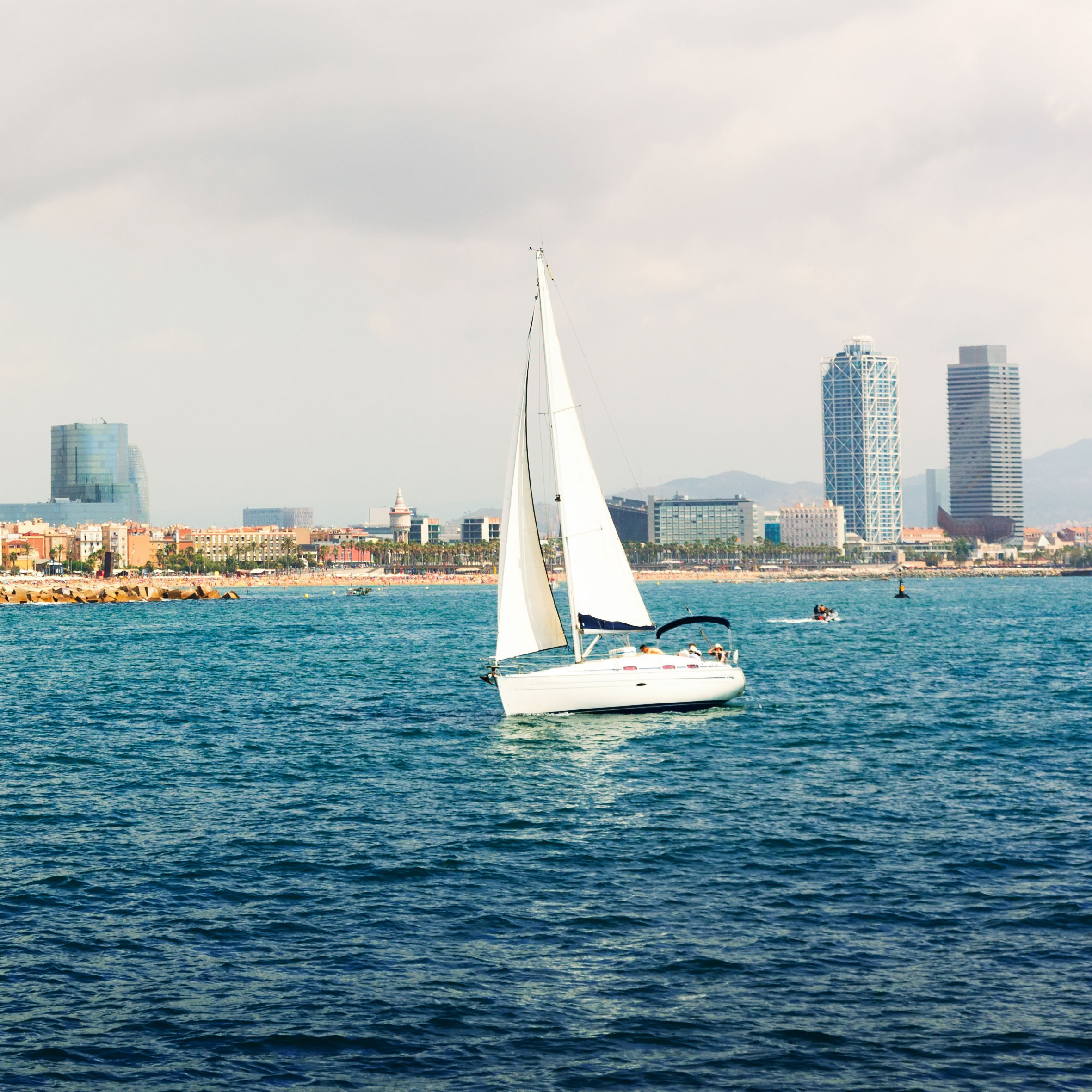 Sailing in Barcelona OutdoorTrip