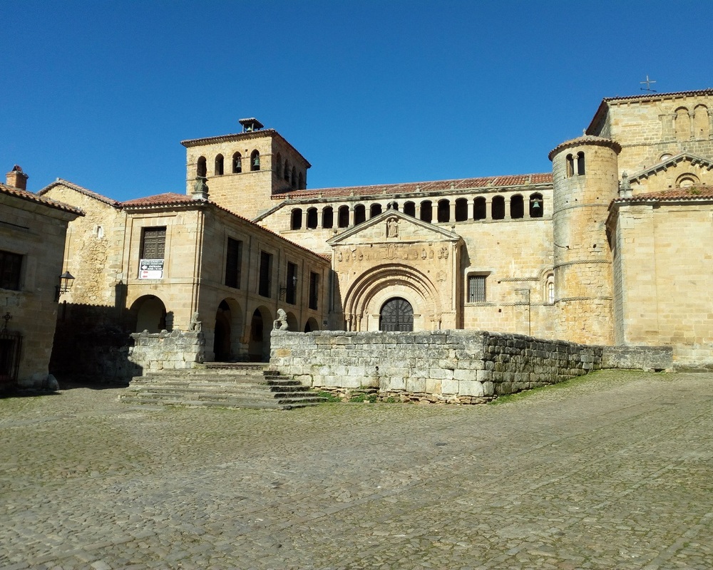 Altamira a Santillana del Mar ze Santanderu OutdoorTrip Altamira a Santillana del Mar ze Santanderu OutdoorTrip